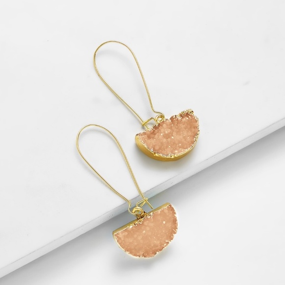 Jewelry - 💫Half-circle druzy quartz dangle earrings